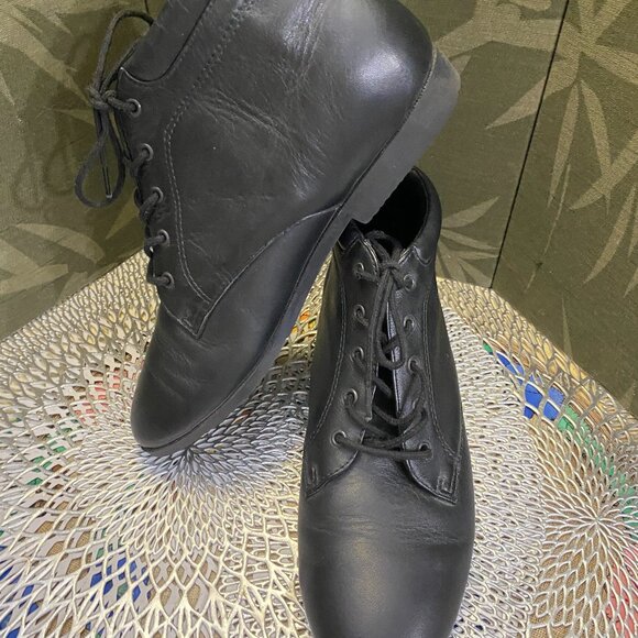 Naturalizer Leather Lace tie up Booties-sz 8M - Picture 2 of 10